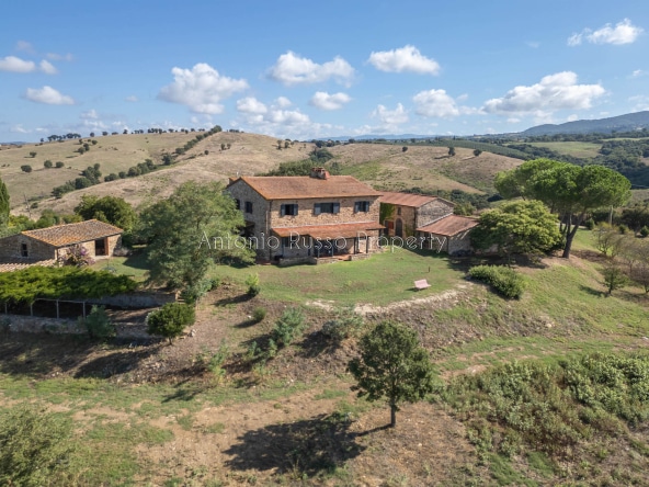 Casale azienda agricola in vendita a Scansano