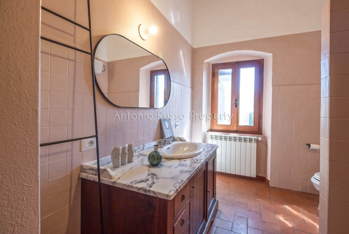 Casale azienda agricola in vendita a Scansano