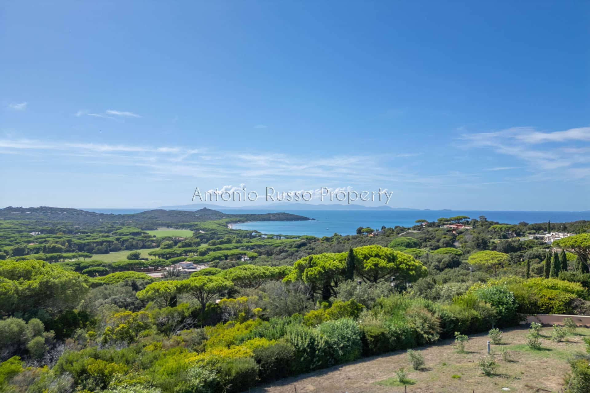 Villa vista mare in vendita a Punta Ala