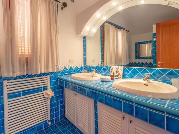 Villa vista mare in vendita a Punta Ala