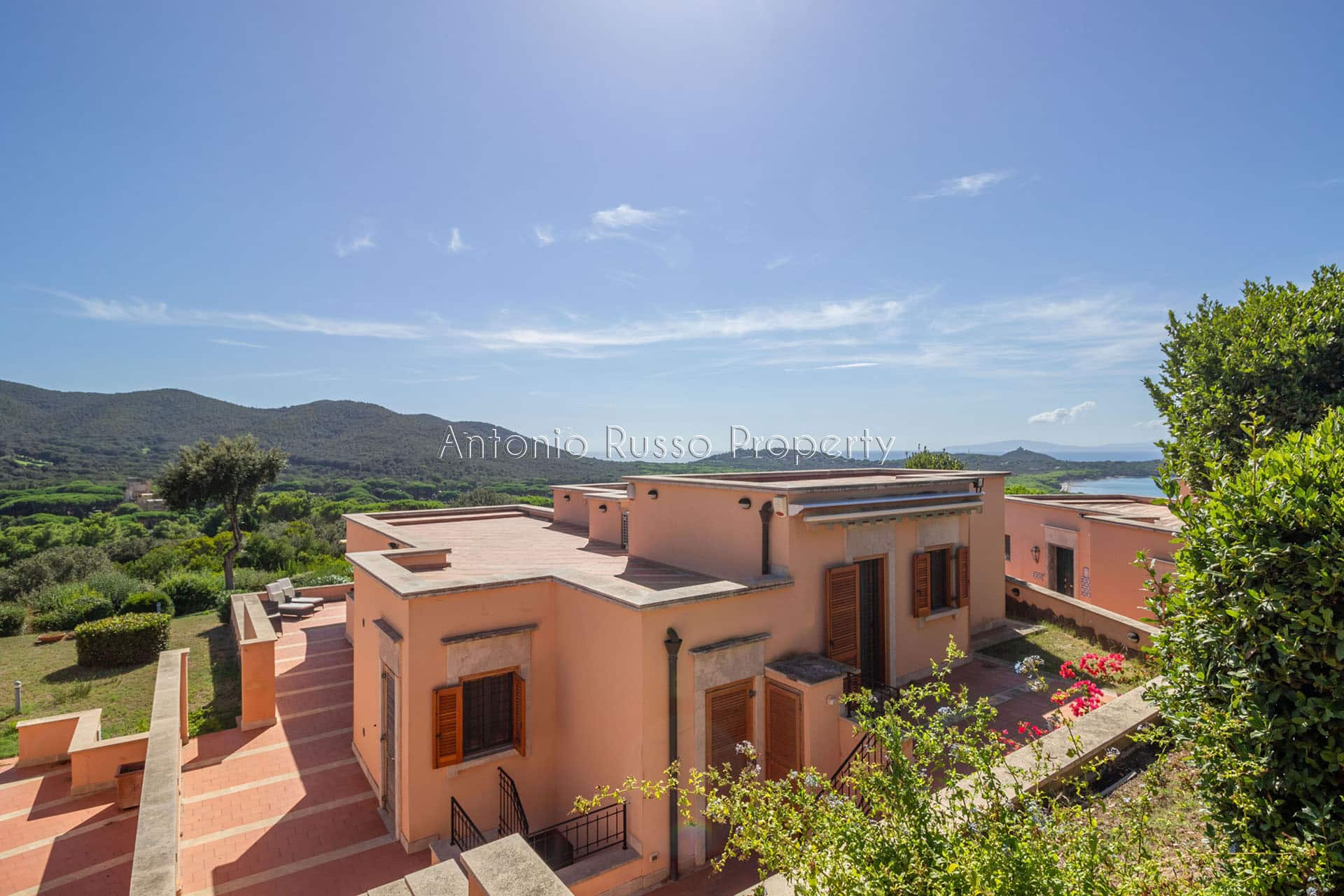 Villa vista mare in vendita a Punta Ala