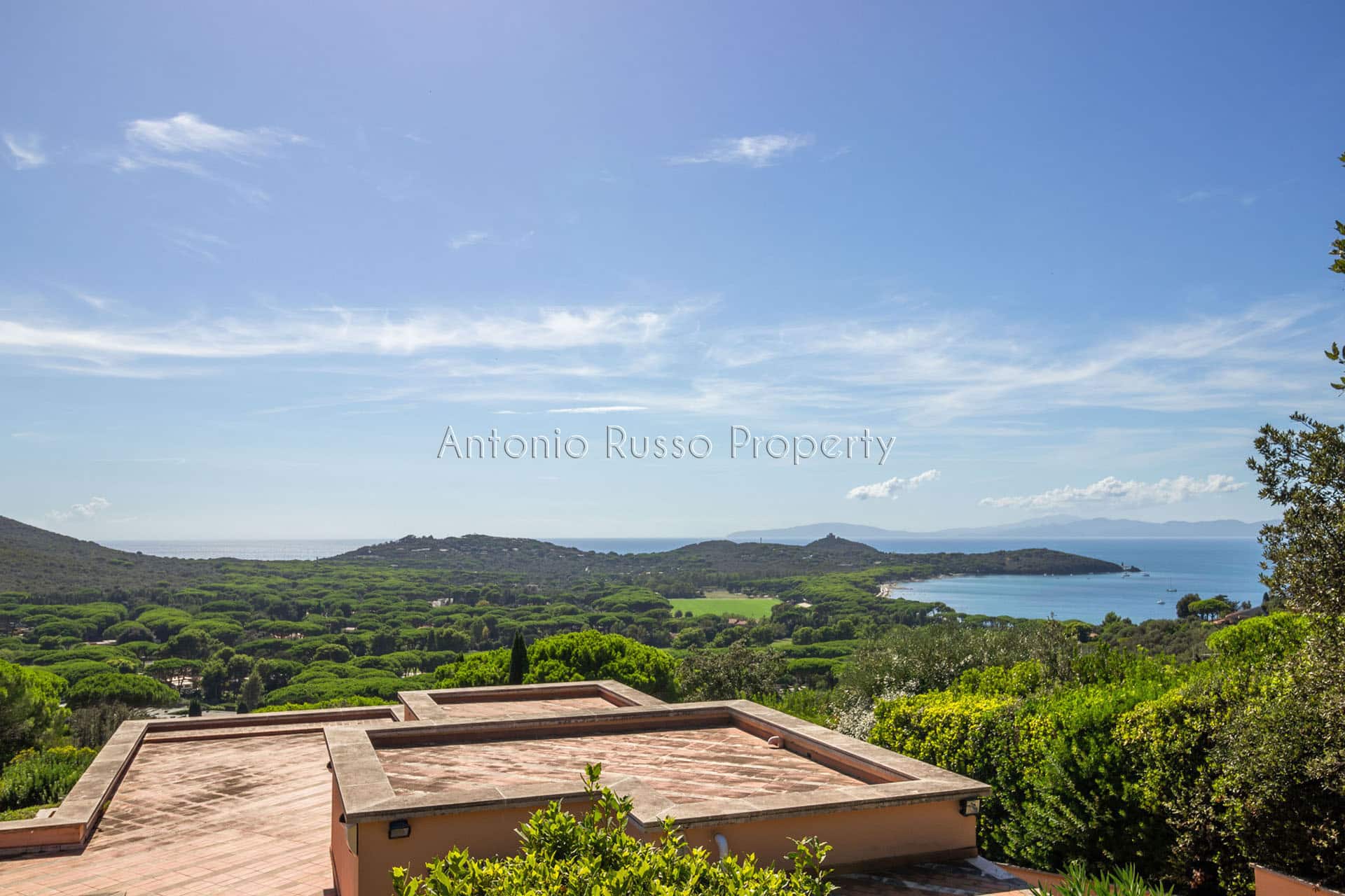 Villa vista mare in vendita a Punta Ala