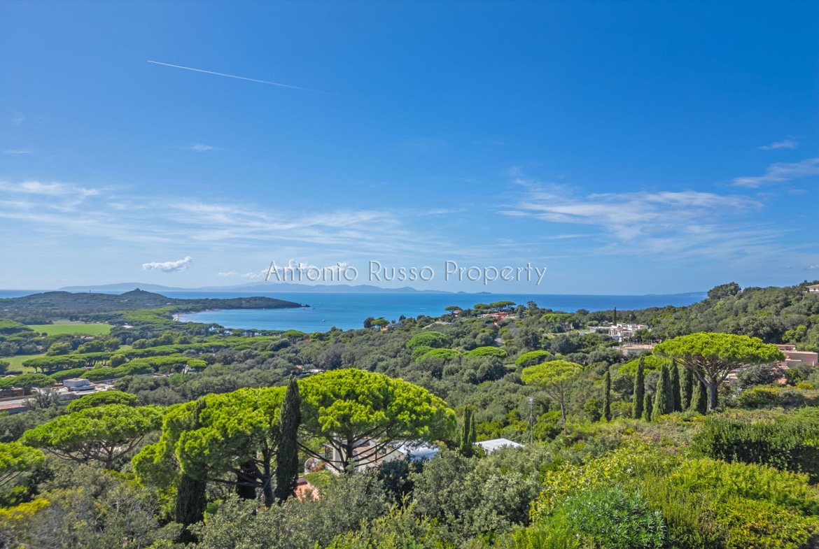 Villa vista mare in vendita a Punta Ala