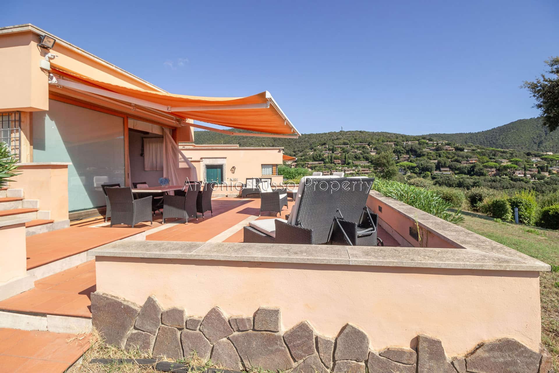 Villa vista mare in vendita a Punta Ala