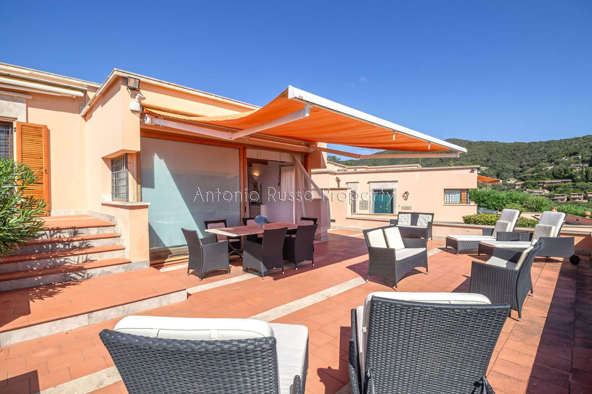 Villa vista mare in vendita a Punta Ala