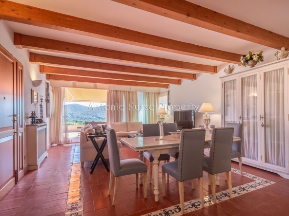 Villa vista mare in vendita a Punta Ala