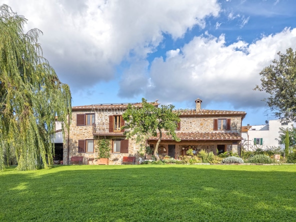 Casale in vendita in Toscana