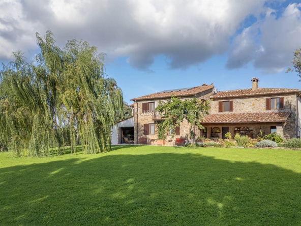 Casale in vendita in Toscana