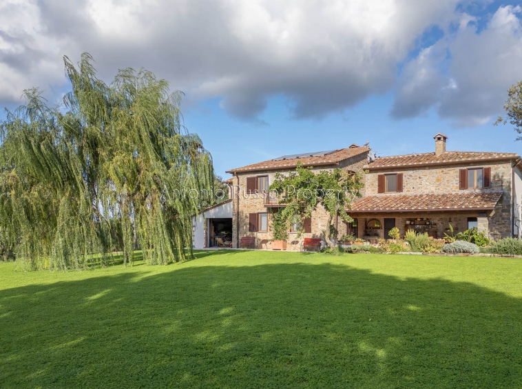 Casale in vendita in Toscana