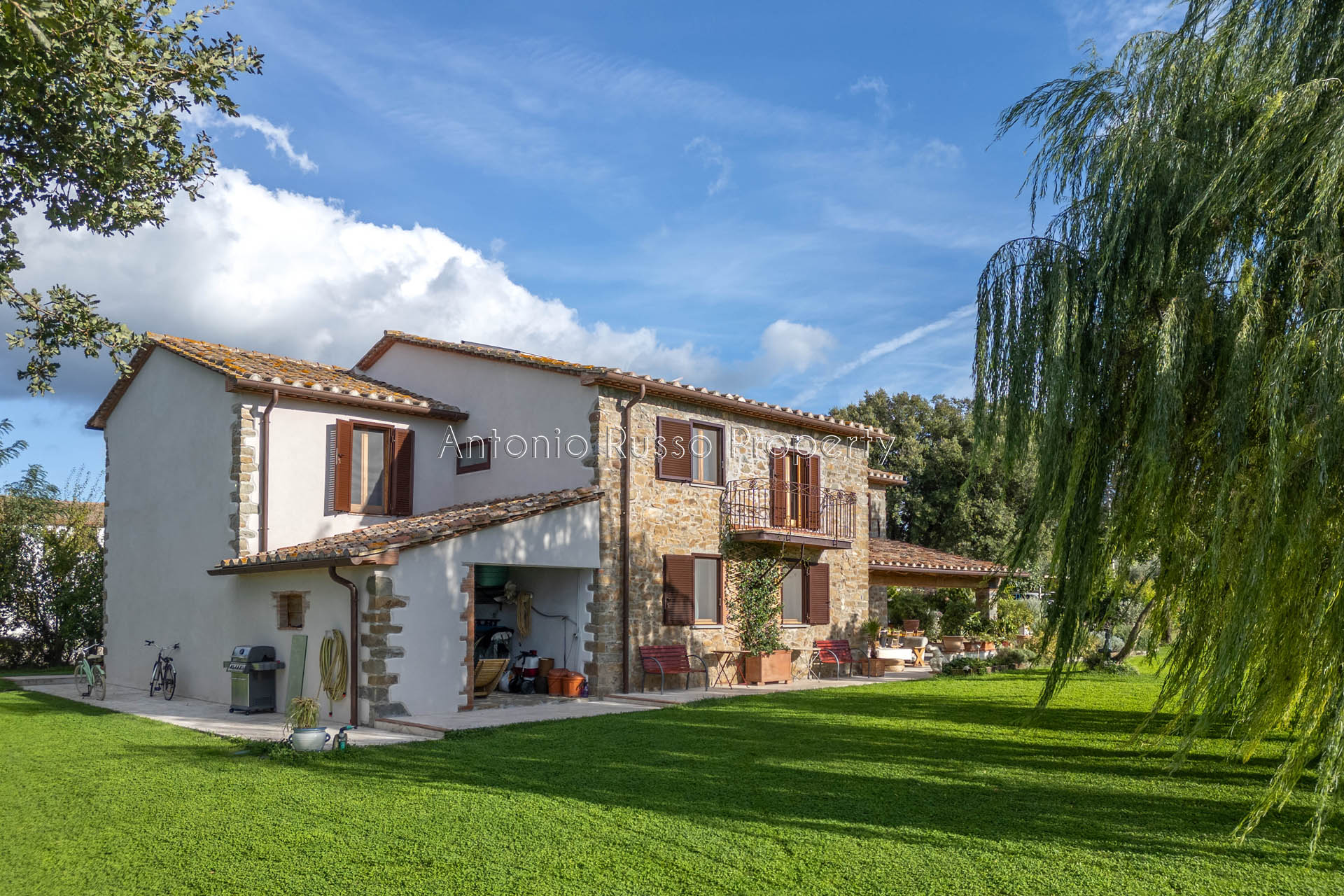Casale in vendita in Toscana