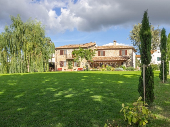 Casale in vendita in Toscana