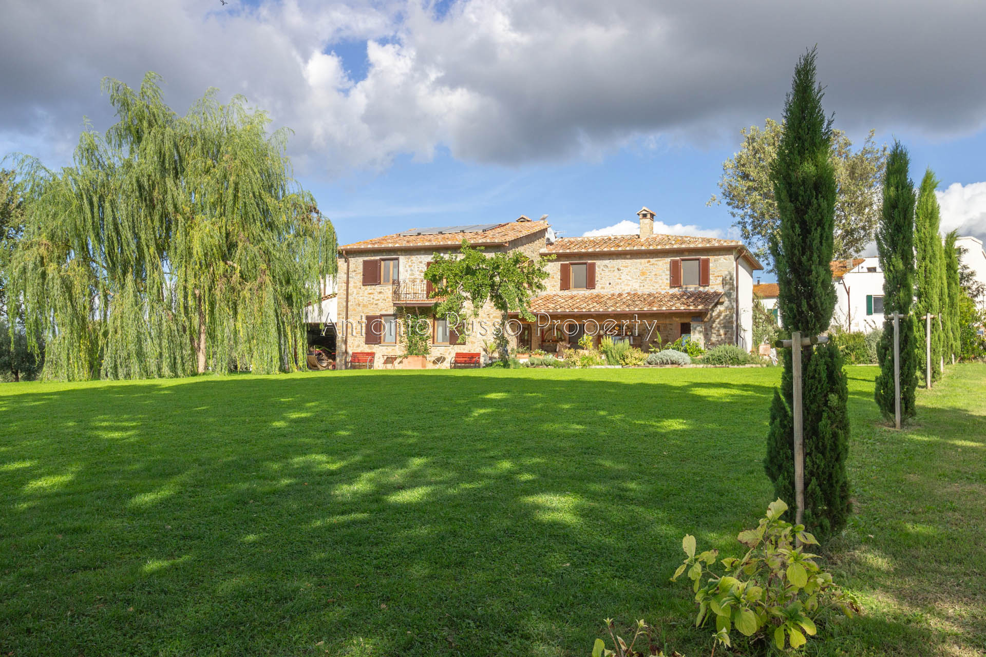 Casale in vendita in Toscana