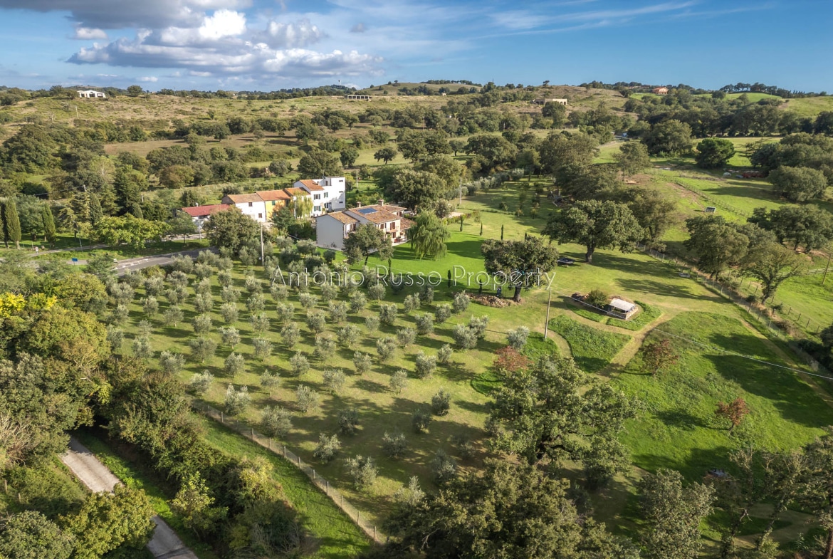 Casale in vendita in Toscana