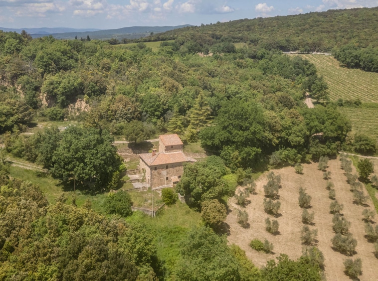 Casale da ristrutturare in vendita
