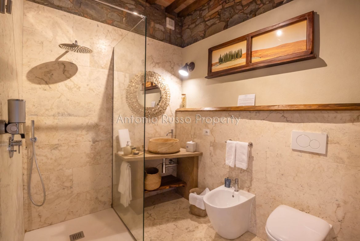 Casale in vendita nella Val d'Orcia (15)