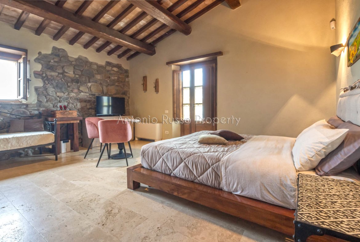 Casale in vendita nella Val d'Orcia (30)