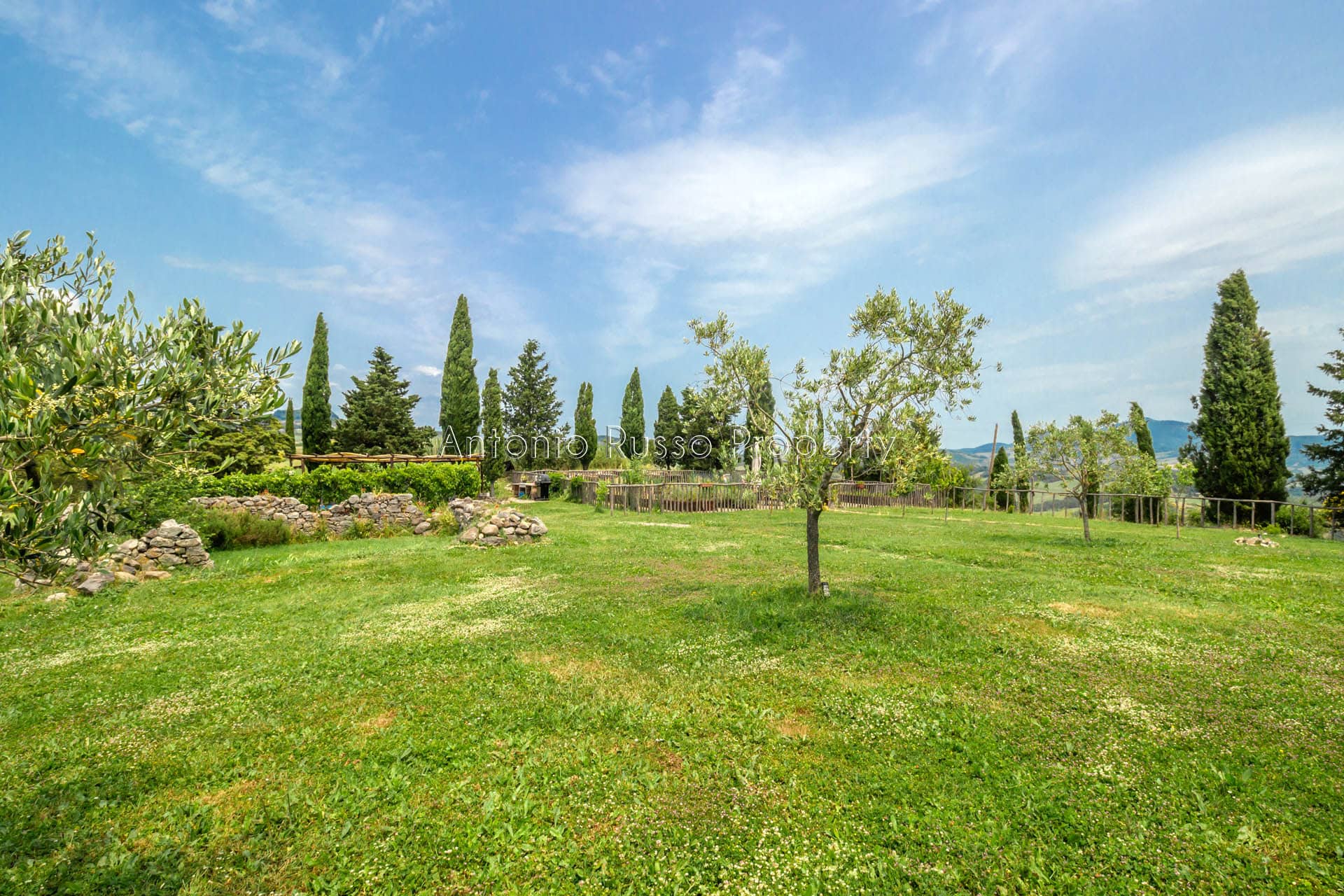 Casale in vendita nella Val d'Orcia (34)