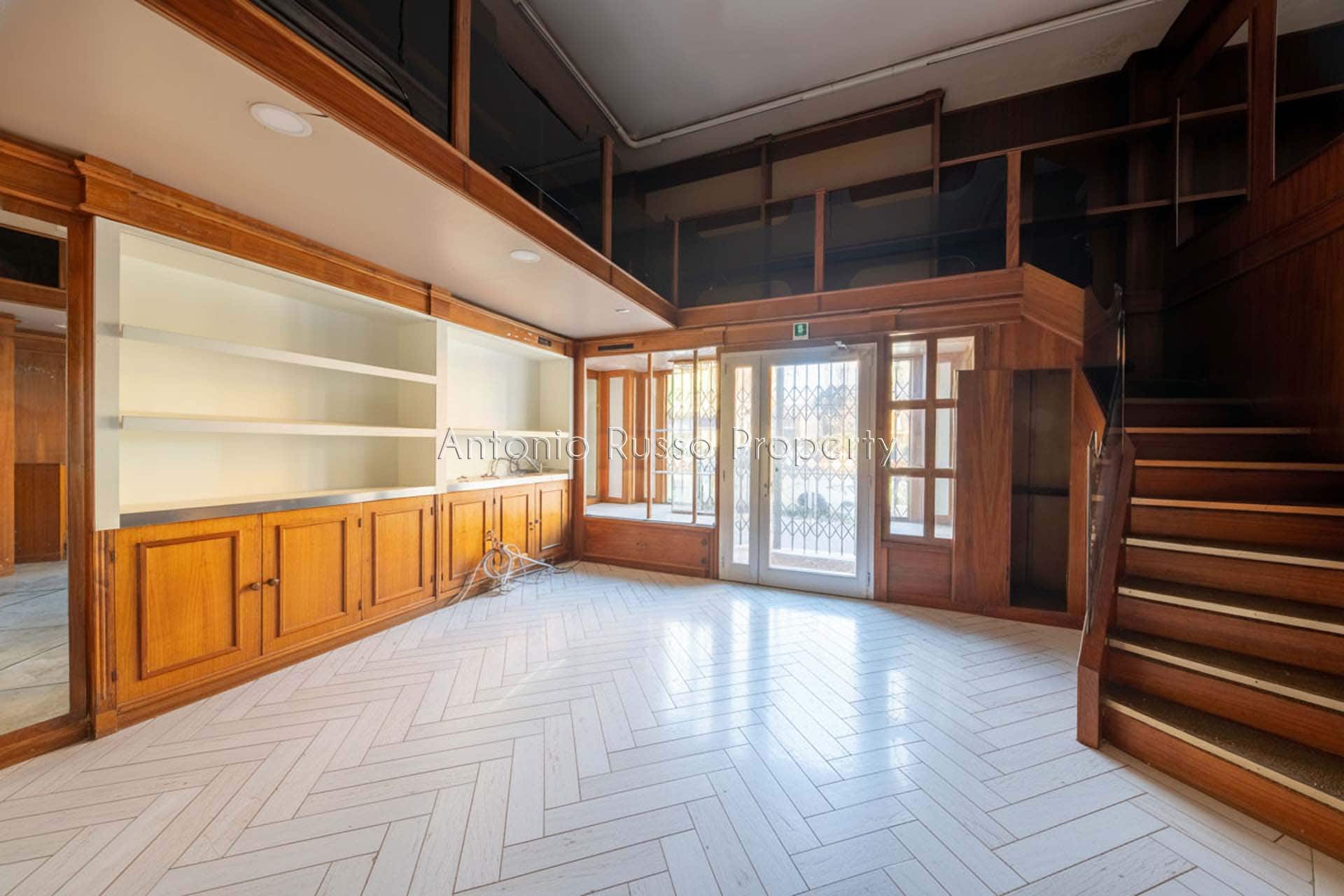 Store for sale on Piazza Volturno in Grosseto