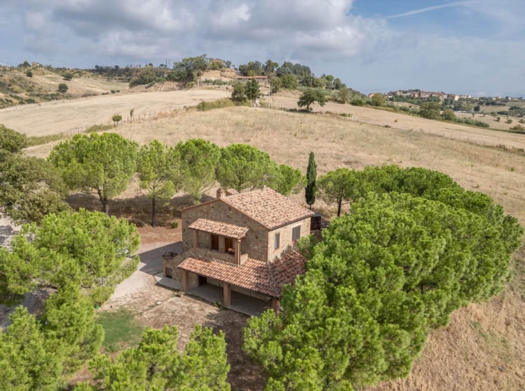 Farmstay for Sale in Cinigiano with Glamping